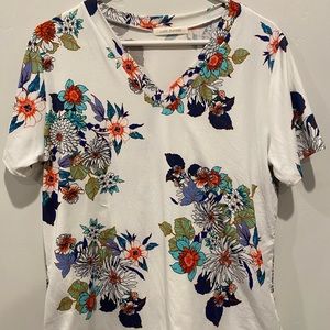Womens Floral Tee shirt